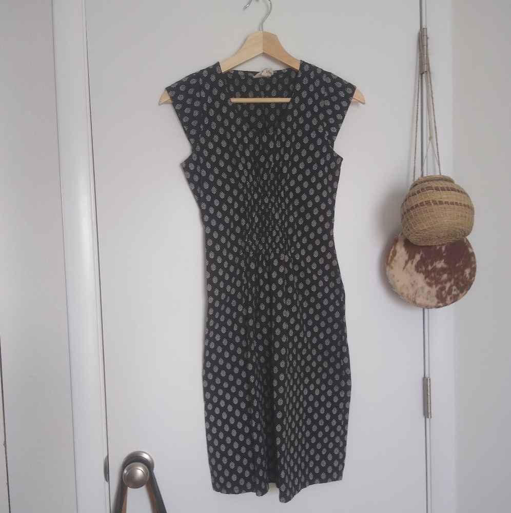 EUC Mata Traders Artsy Traveler Dress- Black Abstract Flower Pattern